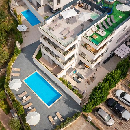 Apartment Alegria In Okrug With Heated Pool, Sea View, Jacuzzi, Wifi Trogir Eksteriør billede