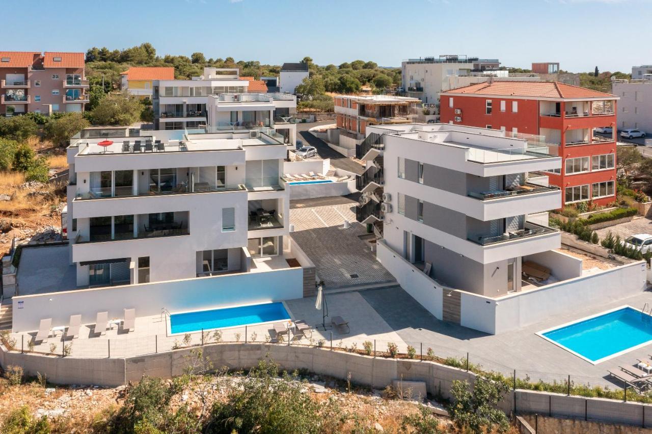 Apartment Alegria In Okrug With Heated Pool, Sea View, Jacuzzi, Wifi Trogir Eksteriør billede