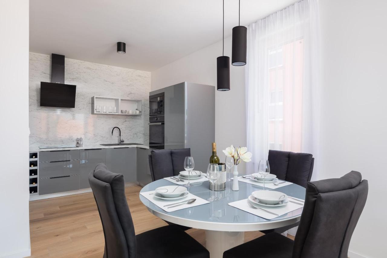 Apartment Alegria In Okrug With Heated Pool, Sea View, Jacuzzi, Wifi Trogir Eksteriør billede
