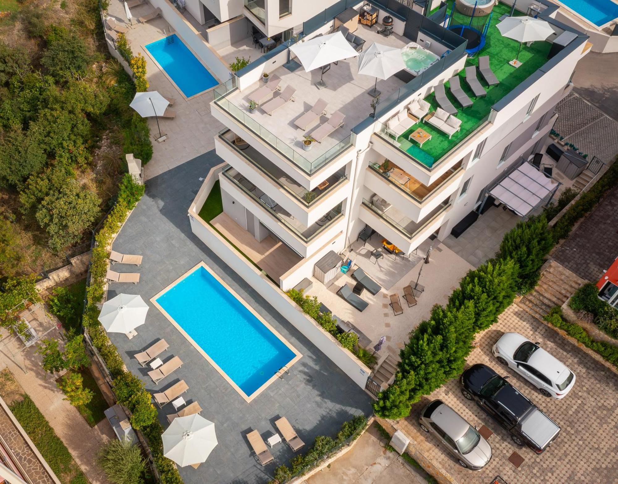 Apartment Alegria In Okrug With Heated Pool, Sea View, Jacuzzi, Wifi Trogir Eksteriør billede